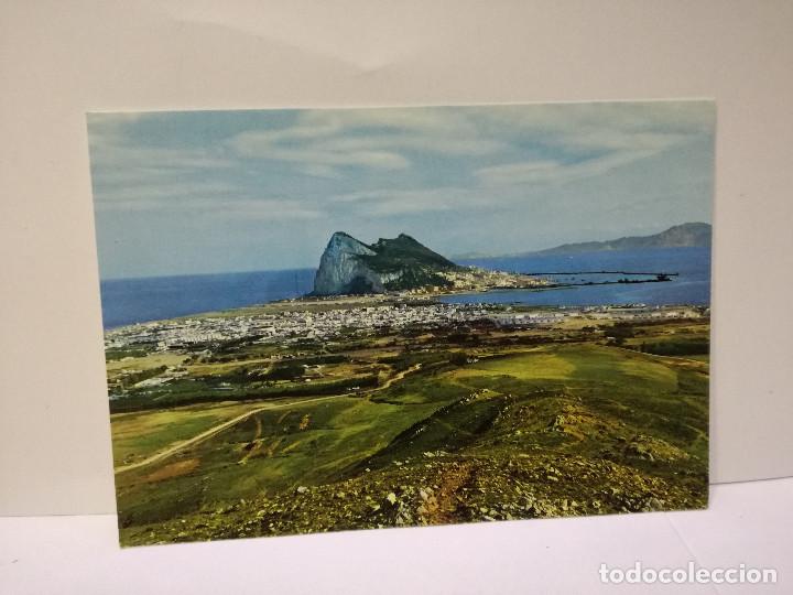 Postales: POSTAL N&ordm; 2005 - ANDALUCIA - CADIZ, LA LINEA DE LA CONCEPCION, PANORAMICA Y PE&Ntilde;ON - ED. ARRIBAS 1967
