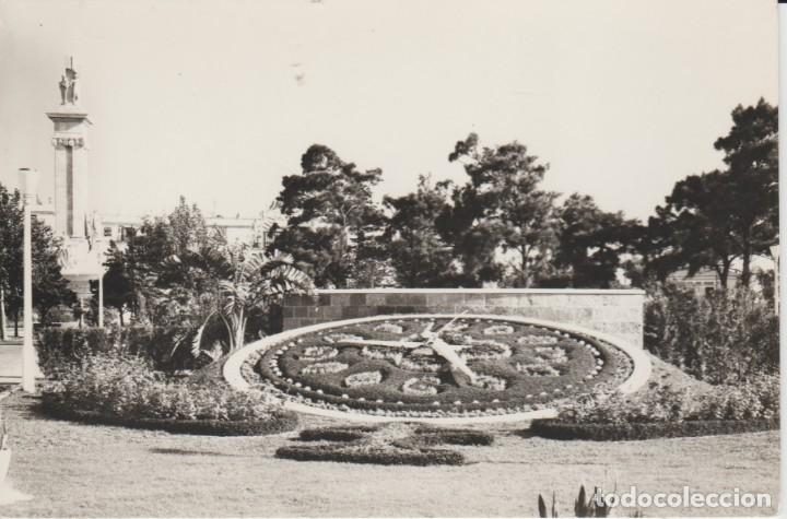 Postales: (84) CADIZ. PLAZA ESPA&Ntilde;A. RELOJ FLORAL Y MONUMENTO A LAS CORTES ... SIN CIRCULAR