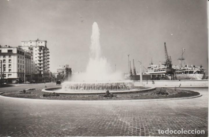 Postales: (28) CADIZ. FUENTE LUMINOSA Y MUELLE ... SIN CIRCULAR
