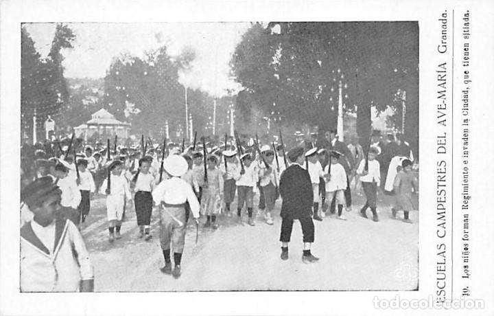 Postales: GRANADA.-ESCUELAS CAMPESTRES DEL AVE MARIA- LOS NI&Ntilde;OS FORMAN REGIMIENTO E INVADEN LA CIUDAD