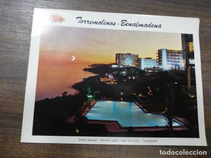 Postales: TARJETA POSTAL. FOTOGRAFICA. TORREMOLINOS, BENALMADENA. VISTA PARCIAL. MEDIDAS : 23 X 17 CM APROX.