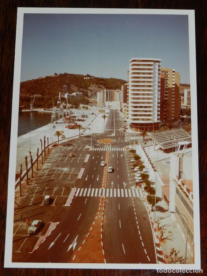 Postales: FOTOGRAFIA DEL PUERTO DE MALAGA, A&Ntilde;O 1975, FOTO INTERFOT. MIDE 18 X 12 CMS.