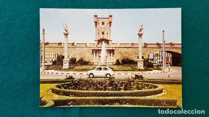 Postales: POSTAL PUERTA TIERRA Y FUENTE (1960s) CADIZ