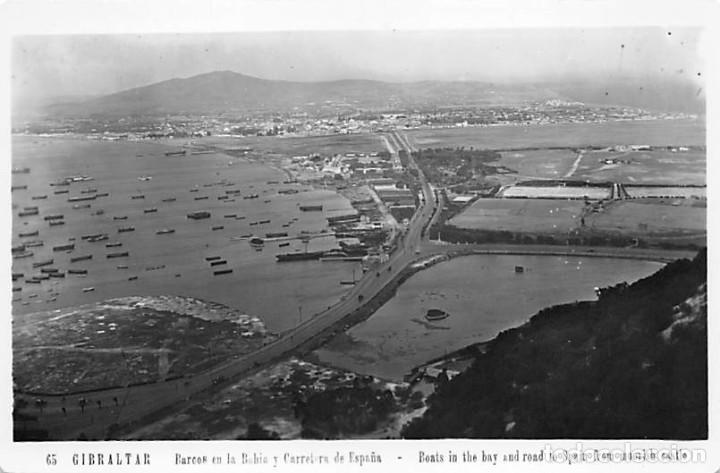 Postales: GIBRALTAR.- BARCOS EN LA BAHIA Y CARRETERA DE ESPA&Ntilde;A