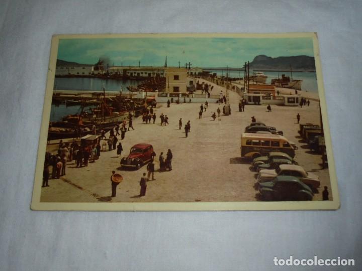 Cartes Postales: 11.-ALGECIRAS MUELLE PESQUERO.AL FONDO GIBRALTAR.CIRCULADA.EDICIONES ALMACENES SUR
