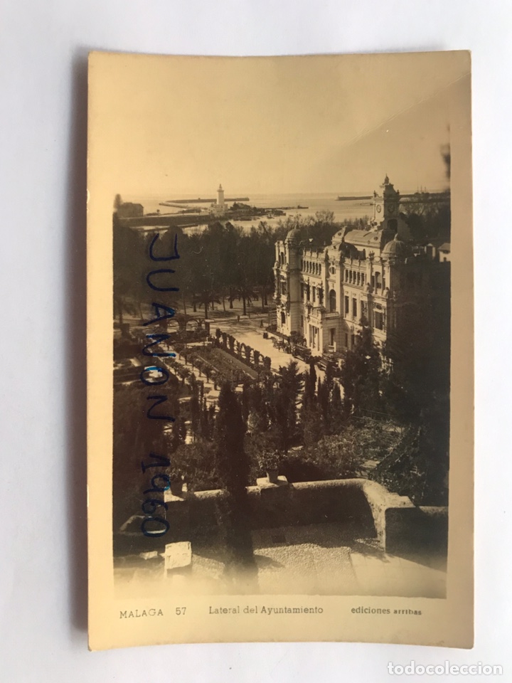 Postales: MALAGA. Postal No.57, Lateral del Ayuntamiento. Edic. Arribas (h.1940?) S/C