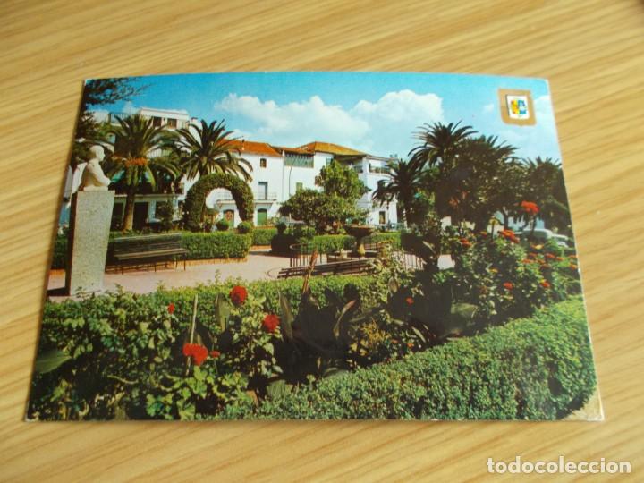 Postales: SAN PEDRO DE ALCANTARA -- MALAGA -- JARDINES .PLAZA DE LA IGLESIA