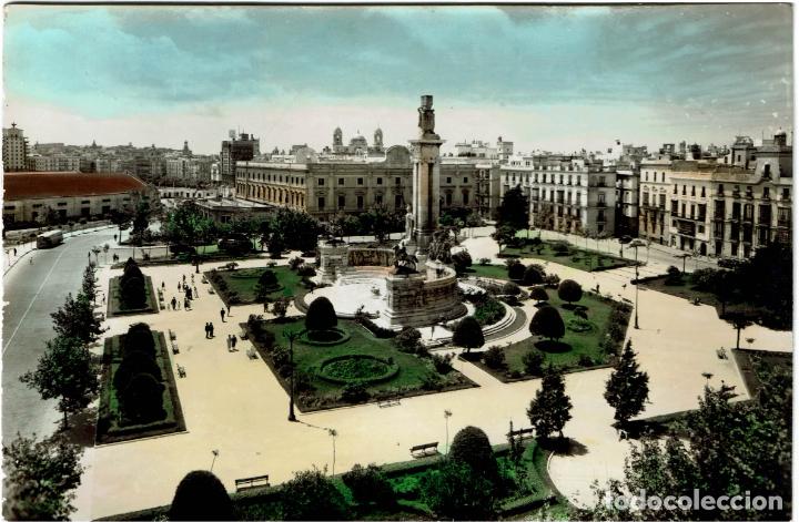 Postales: CADIZ PLAZA DE ESPA&Ntilde;A MONUMENTO A LAS CORTES - 13 - DATADA 5-2-1961 SELLO 70 CENTIMOS FUTBOL