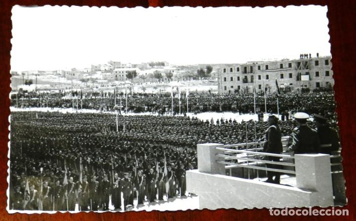 FOTOGRAFIA DE JAEN, VISITA DEL GENERAL FRANCO, AÑOS 40, FOTO ZEGRI, MADRID, MIDE 11 X 8 CMS. (Postales - España - Andalucía Antigua (hasta 1939))
