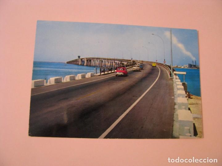 Postales: POSTAL DE CADIZ. PUENTE JOSE LEON DE CARRANZA. DISTR. PAPELERIA ALFA. ED. BEASCOA. ESCRITA.