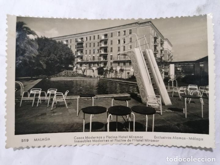Postales: POSTAL MALAGA - CASAS MODERNAS Y PISCINA HOTEL MIRAMAR, ESCRITA A&Ntilde;O 1957
