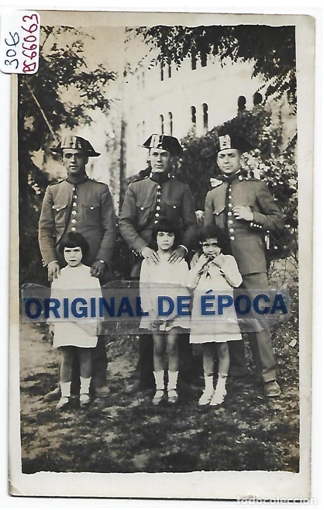 (PS-66063)POSTAL FOTOGRAFICA DE VILLANUEVA DEL ARZOBISPO-GUARDIA CIVILES (Postales - España - Andalucía Antigua (hasta 1939))