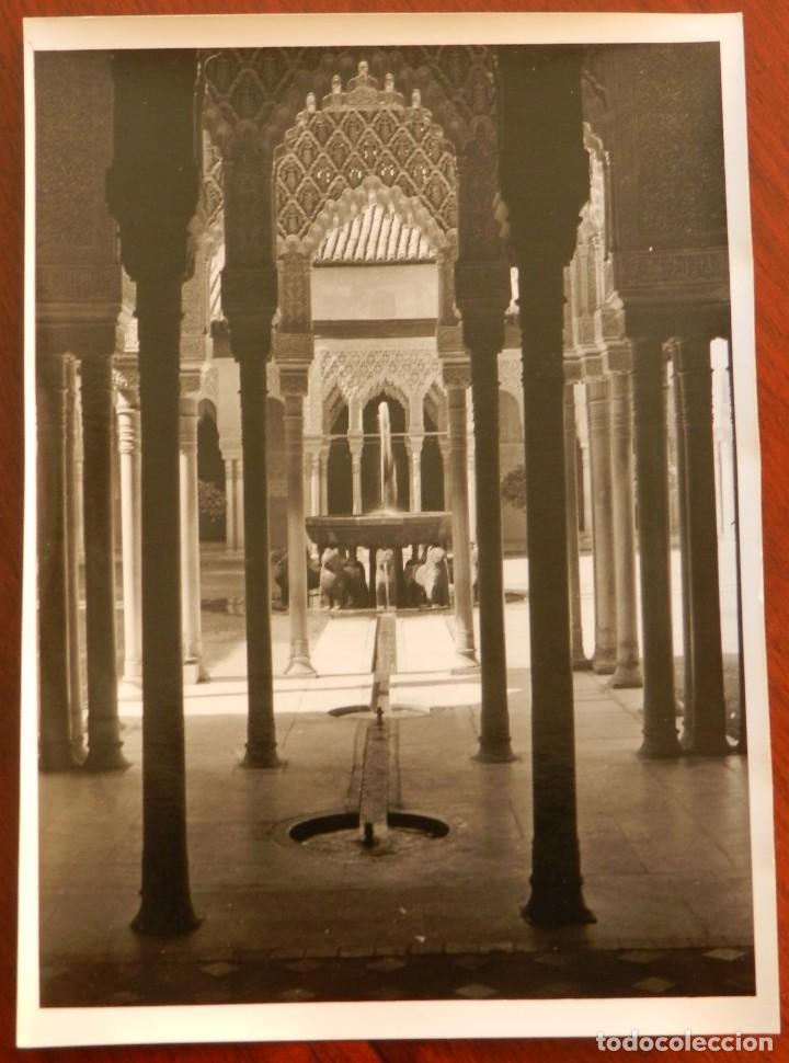 Postales: ANTIGUA FOTOGRAFIA DE LA ALHAMBRA DE GRANADA, PATIO DE LOS LEONES, MIDE 16,5 X 11,5 CMS.