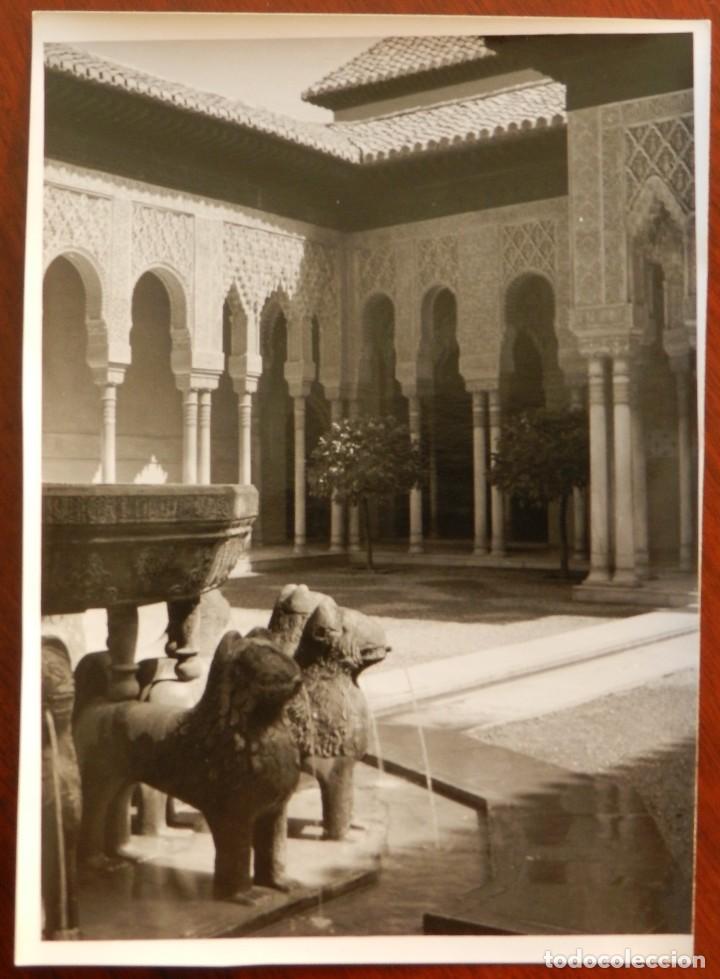Postales: ANTIGUA FOTOGRAFIA DE LA ALHAMBRA DE GRANADA, PATIO DE LOS LEONES, MIDE 16,5 X 11,5 CMS.