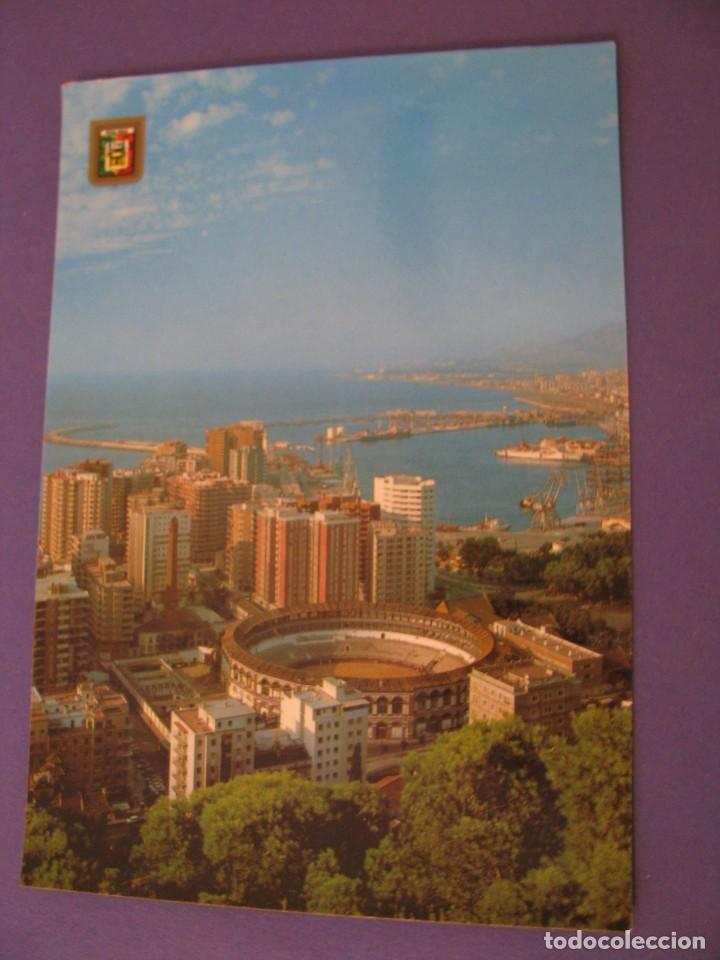 Postales: POSTAL DE MALAGA. PLAZA DE TOROS Y PUERTO. ED. DOMINGUEZ N&ordm; 94.