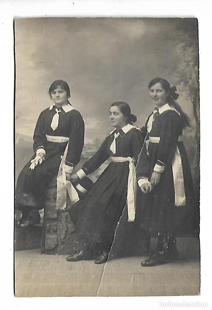 Postcards: ER- FOTOGRAFIA ANTIGUA DE - TRES DAMAS CON UNIFORME