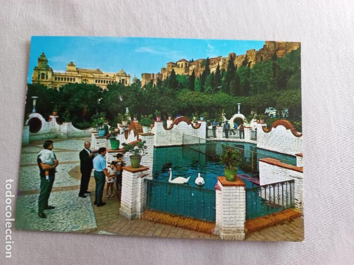 Postales: N&ordm; 31 MALAGA ESTANQUE DEL PARQUE. CISNES. ALCAZABA AYUNTAMIENTO EDICIONES INTER A&Ntilde;OS 60 SIN CIRCULAR