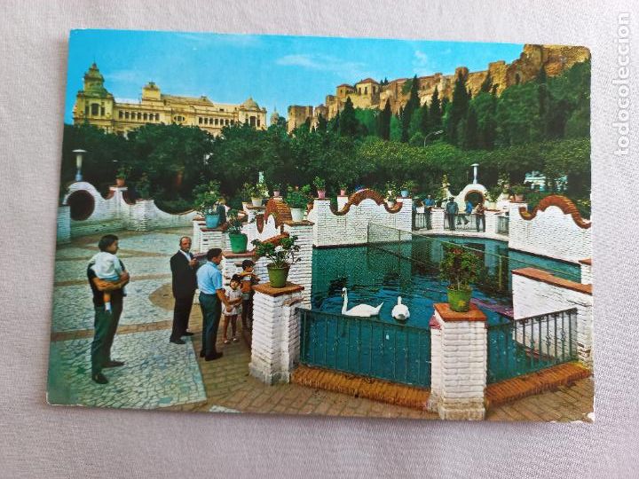 Postales: N&ordm; 31 MALAGA ESTANQUE DEL PARQUE. CISNES. ALCAZABA AYUNTAMIENTO EDICIONES INTER A&Ntilde;OS 60 SIN CIRCULAR
