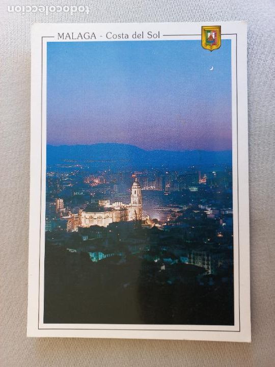 Postales: POSTAL N&ordm; 36. VISTA GENERAL NOCTURAN. MALAGA EDICIONES DOMINGUEZ FISA ESCUDO DE ORO. SIN CIRCULAR