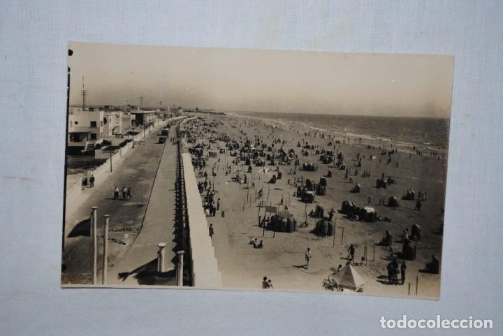 Postales: CADIZ PLAYA DE LA VICTORIA 1960
