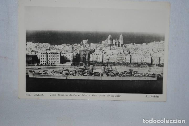 Postales: CADIZ , VISTA TOMADA DESDE EL MAR .