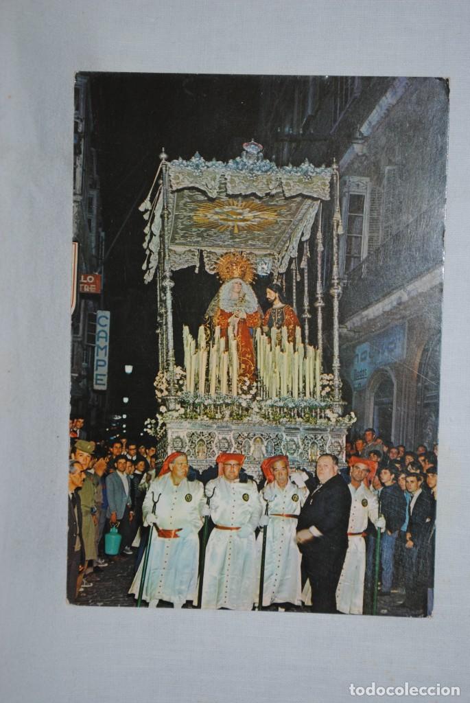 Postales: CADIZ , PROCESION POR LA CALLE ANCHA .