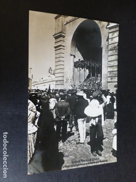 Postkarten: SEVILLA SEMANA SANTA LA VIRGEN DE LA ESPERANZA EN LA PUERTA DE LA MACARENA