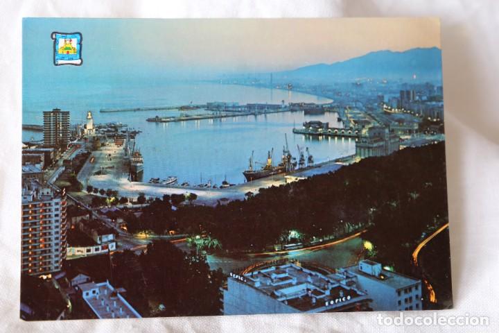 Postales: POSTAL DE MALAGA PUERTO VISTA NOCTURNA N&ordm; 5775 PERGAMINO 1970