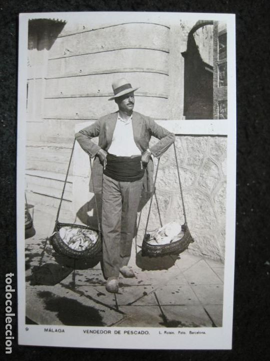 Postales: MALAGA-VENDEDOR DE PESCADO-9-ROISIN-FOTOGRAFICA-POSTAL ANTIGUA-(95.217)