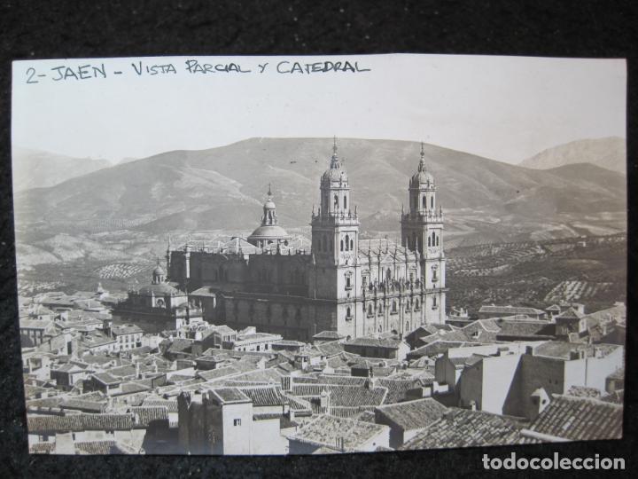 Postales: JAEN-VISTA PARCIAL Y CATEDRAL-ARCHIVO ROISIN-FOTOGRAFICA-POSTAL ANTIGUA-(95.219)