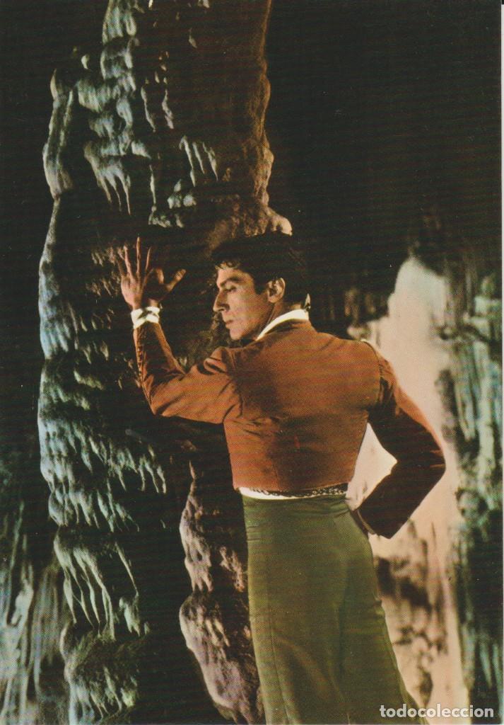 Postales: (49) CUEVA DE NERJA. ANTONIO EN LA SALA DEL CATACLISMO (DURANTE EL RODAJE DE UNA PELICULA)
