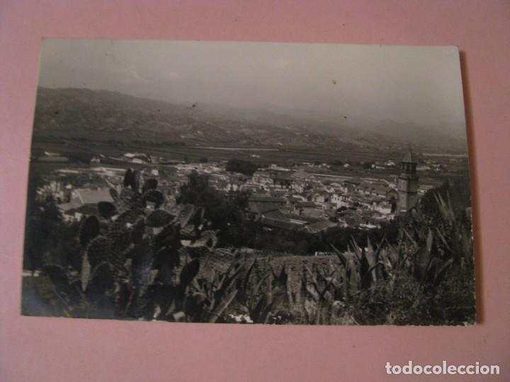 Postales: POSTAL FOTOGR&Aacute;FICA DE VELEZ-MALAGA. VISTA PARCIAL. PAPELER&Iacute;A IMPERIO. FOTO CORTES. CIRCULADA