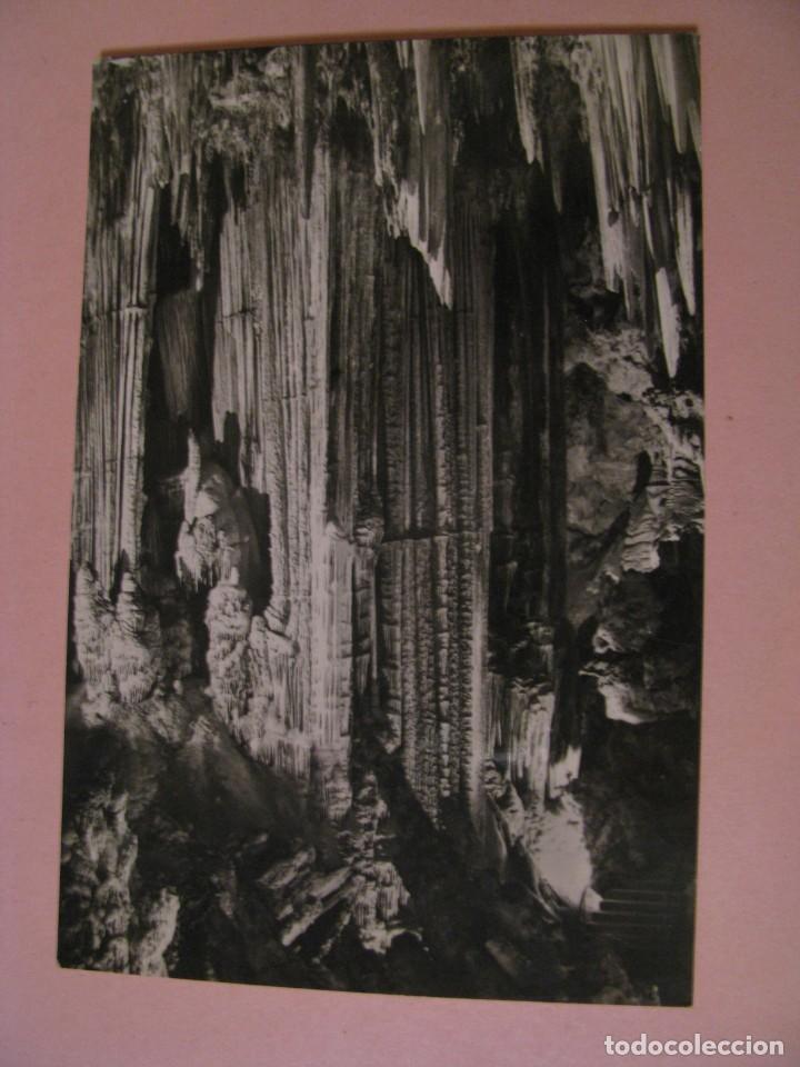 Postales: POSTAL FOTOGR&Aacute;FICA DE CUEVA DE NERJA. SALA DEL BALLET. SOM-CEREZO.