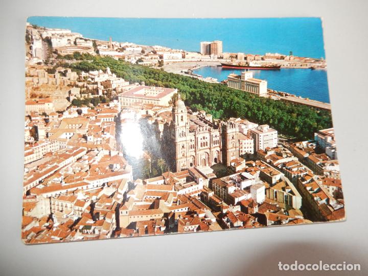 Postales: MALAGA CATEDRAL Y PUERTO - A&Ntilde;OS 60- TARJETA POSTAL