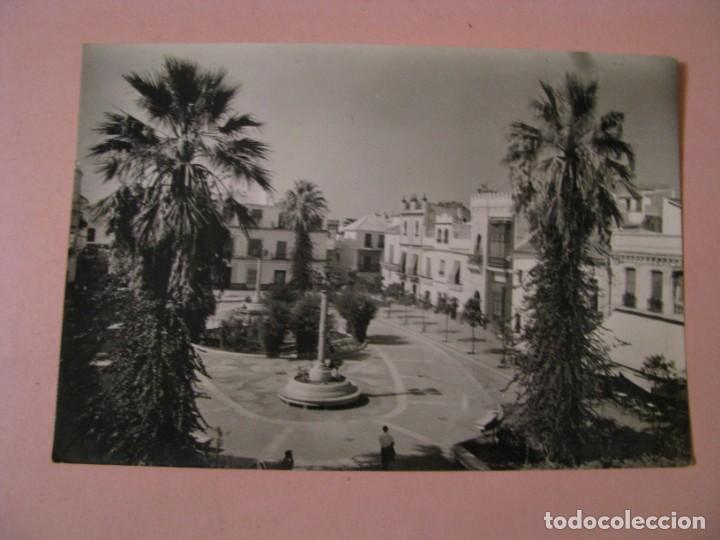 Postales: POSTAL FOTOGR&Aacute;FICA DE SANLUCAR DE BARRAMEDA. PLAZA DEL CABILDO. VISTA PARCIAL. PUIG FERRAN.