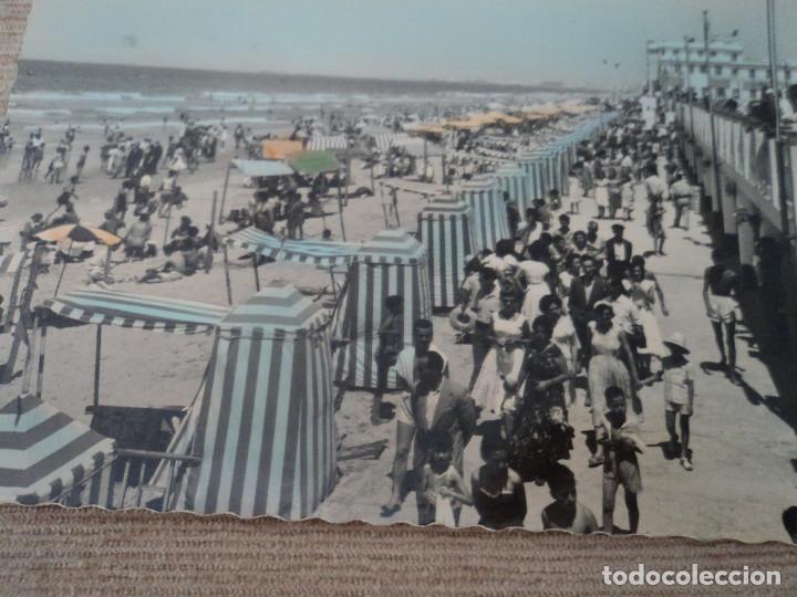 Postales: 32 cadiz, playa de la victoria, ed. garrabella, circulada 1965