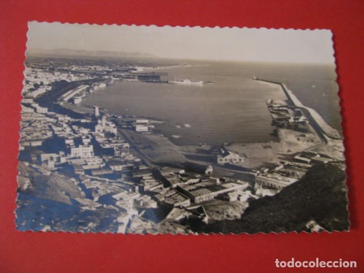 Postales: POSTAL FOTOGR&Aacute;FICA DE ALMERIA. VISTA DEL PUERTO. AISA. ESCRITA.