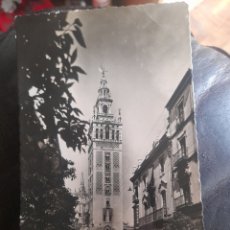 Postales: ANTIGUA POSTAL FOTOGRÁFICA, LA GIRALDA, SEVILLA DE 1957. Lote 359771025