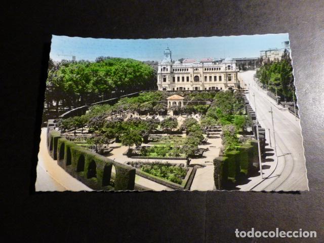 Postcards: MALAGA JARDINES DE PUERTA OSCURA Y AYUNTAMIENTO