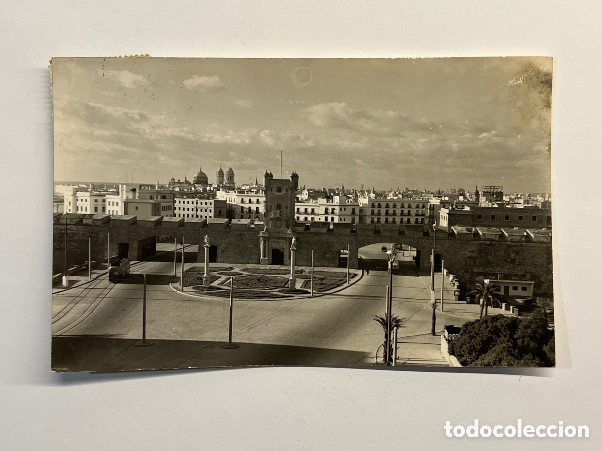 Postales: CADIZ. Postal Puertas de Tierra.. Edic. MALET (a.1958) c&iacute;rculada&hellip;