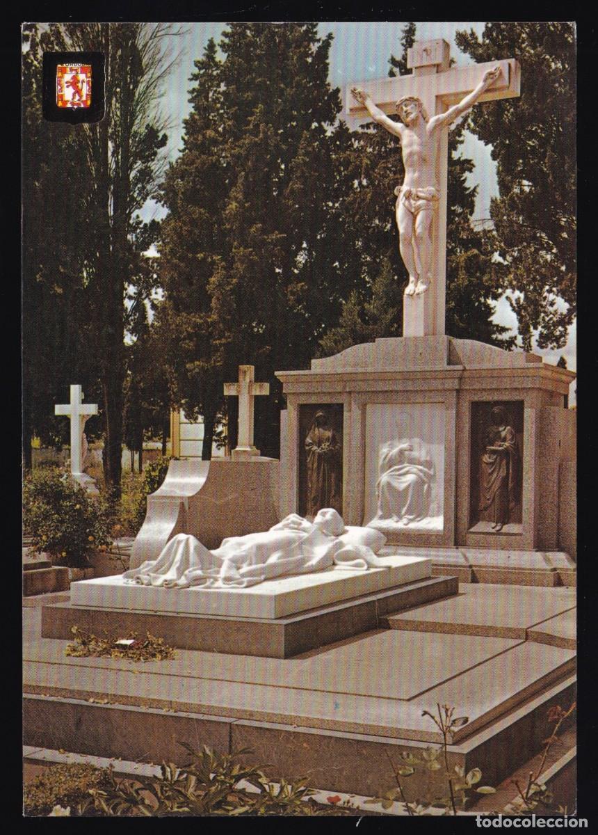 Postales: C&oacute;rdoba. *Monumento a Manolete...* Ed. Fisa n&ordm; 737. Dep. Legal B. 12745-1961. Nueva.