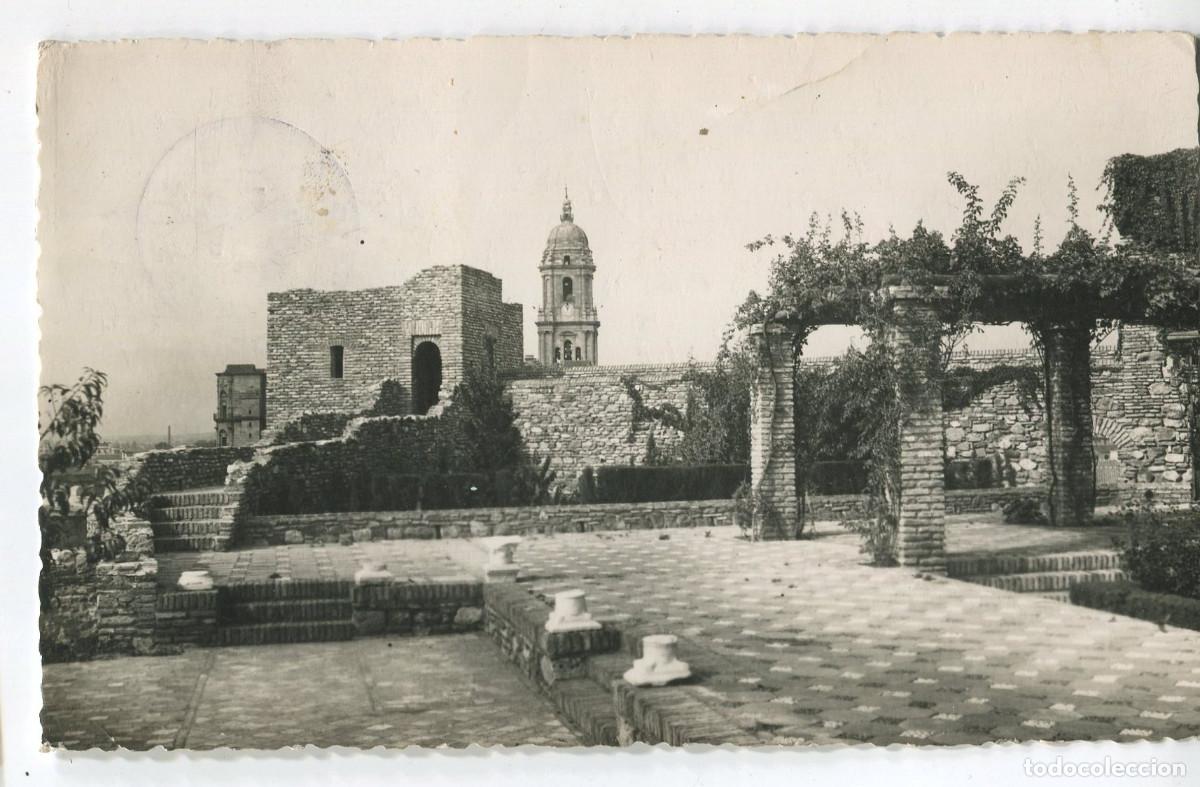 Postales: Postal de 1952 de Malaga. Patio interior de la Alcazaba. Ed. Foto Cort&eacute;s