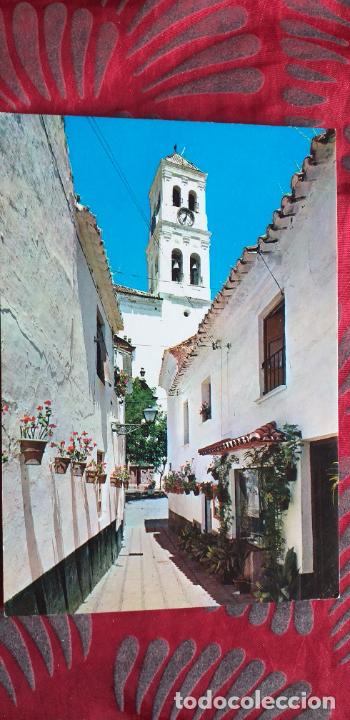 Postales: MALAGA-RVII-COSTA DEL SOL-150X105MM-MARBELLA-CALLE TIPICA Y PARROQUIA AL FONDO