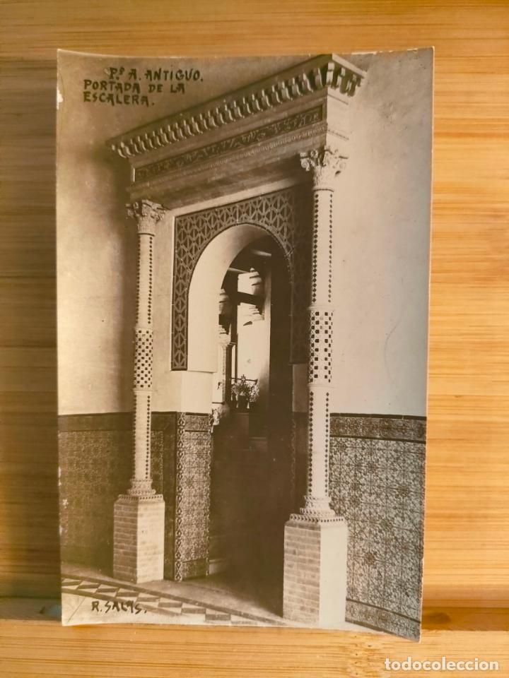 Postales: SEVILLA-PORTADA DE LA ESCALERA-FOTOGRAFICA-POSTAL ANTIGUA-(104.014)