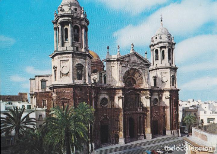 Postales: CADIZ, CATEDRAL, FACHADA PRINCIPAL &ndash; EDICIONES RO-FOTO N&ordm;17 &ndash; EDITADA EN 1967 &ndash; S/C