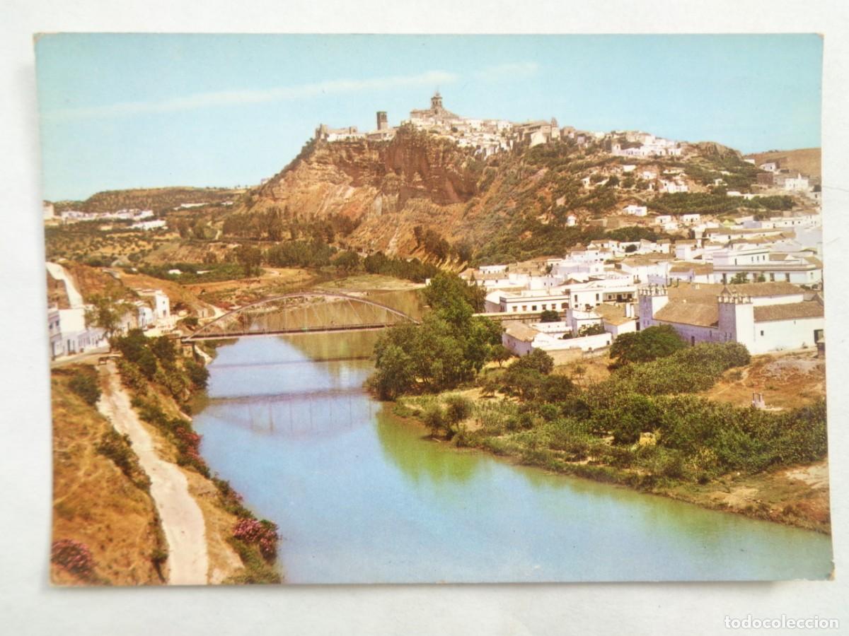 Postales: POSTAL DE ARCOS DE LA FRONTERA ( CADIZ ): RIO GUADALETE, VISTA PARCIAL Y CORTE . A&Ntilde;OS 60