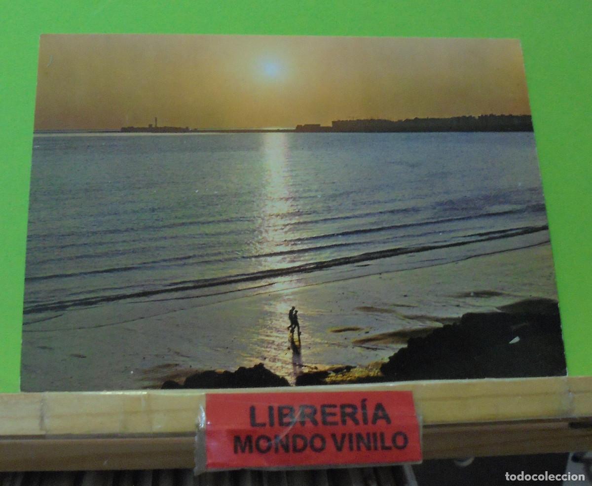 Postales: N&ordm; 46 - Cadiz, Playa de Santa Mar&iacute;a del Mar y castillo de San Sebastian, 15x10 cm