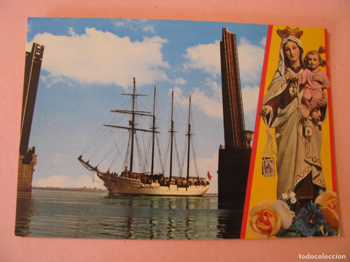 Postales: POSTAL DE CADIZ. EL JUAN SEBASTIAN ELCANO CRUZANDO EL PUENTE SOBRE LA BAHIA. ESCRITA. 1975.