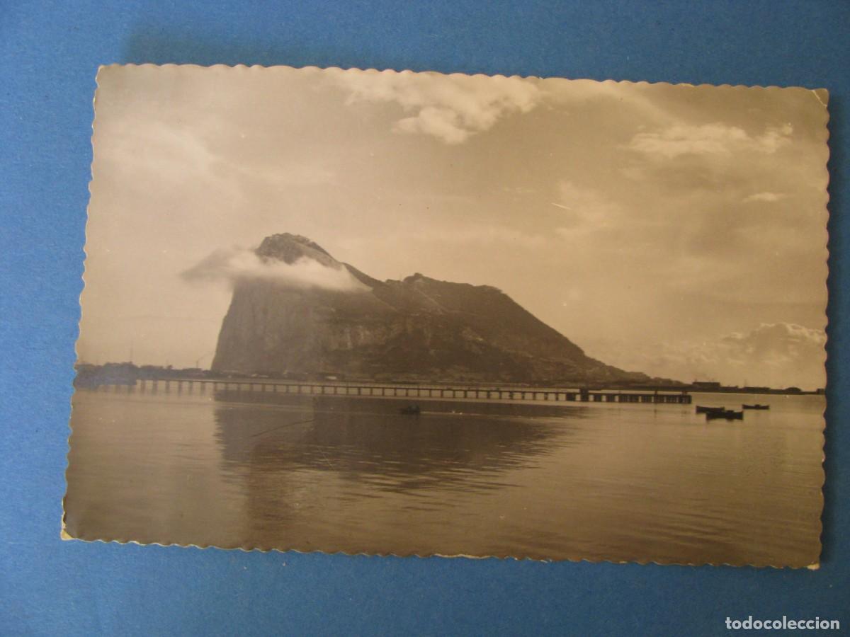 Postales: POSTAL FOTOGR&Aacute;FICA DE LA LINEA DE LA CONCEPCION. EL PE&Ntilde;ON DE GIBRALTAR. GARCIA GARRABELLA. ESCRITA.