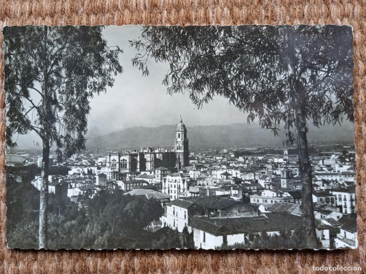 Postales: MALAGA - VISTA PANORAMICA Y CATEDRAL